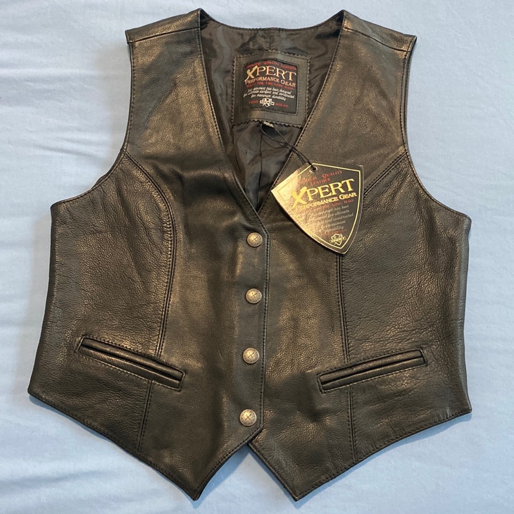 Ladies Leather Vest. NWT